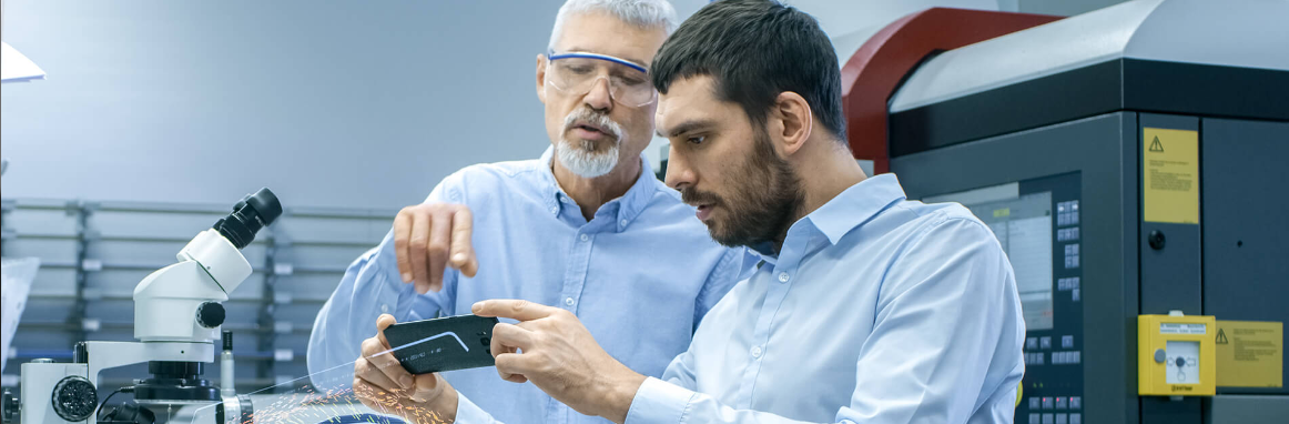 Teammeeting im modernen Büro
